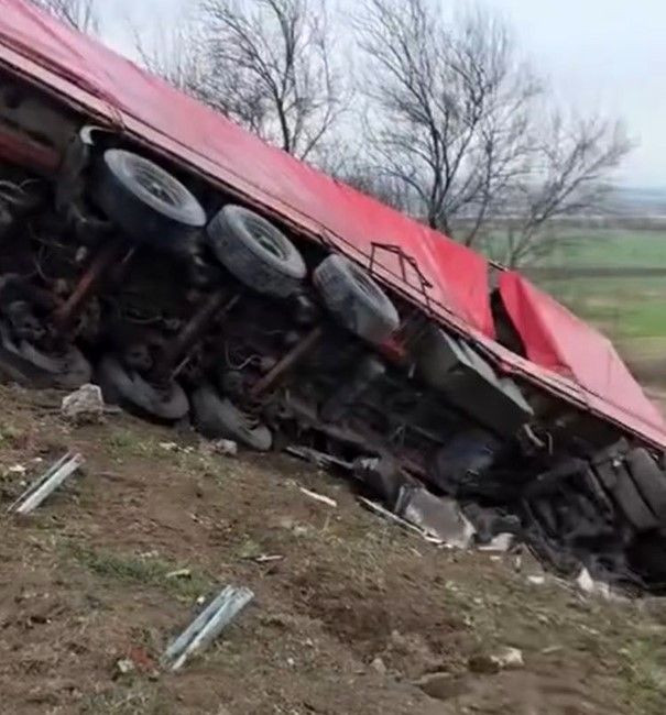 Osmaniye’de Kamyon Şarampole Yuvarlandı: Sürücü Hafif Yaralı - Sayfa 2