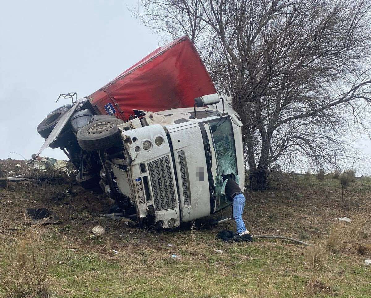 Osmaniye’de Kamyon Şarampole Yuvarlandı: Sürücü Hafif Yaralı - Sayfa 4