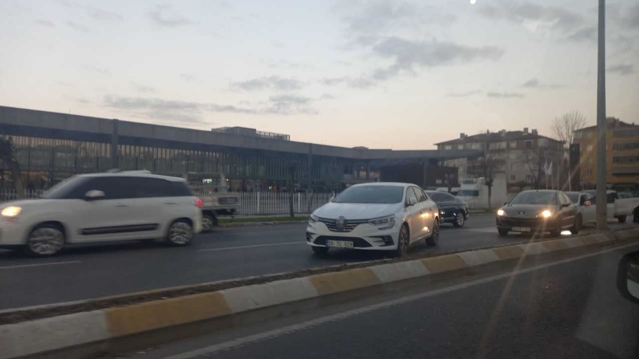Kırklareli’nde Zincirleme Kaza: Makas Atan Sürücü Kaçtı