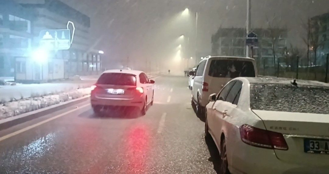 Gaziantep’te Kar Yağışı Başladı: Yetkililerden Uyarı Geldi - Sayfa 1
