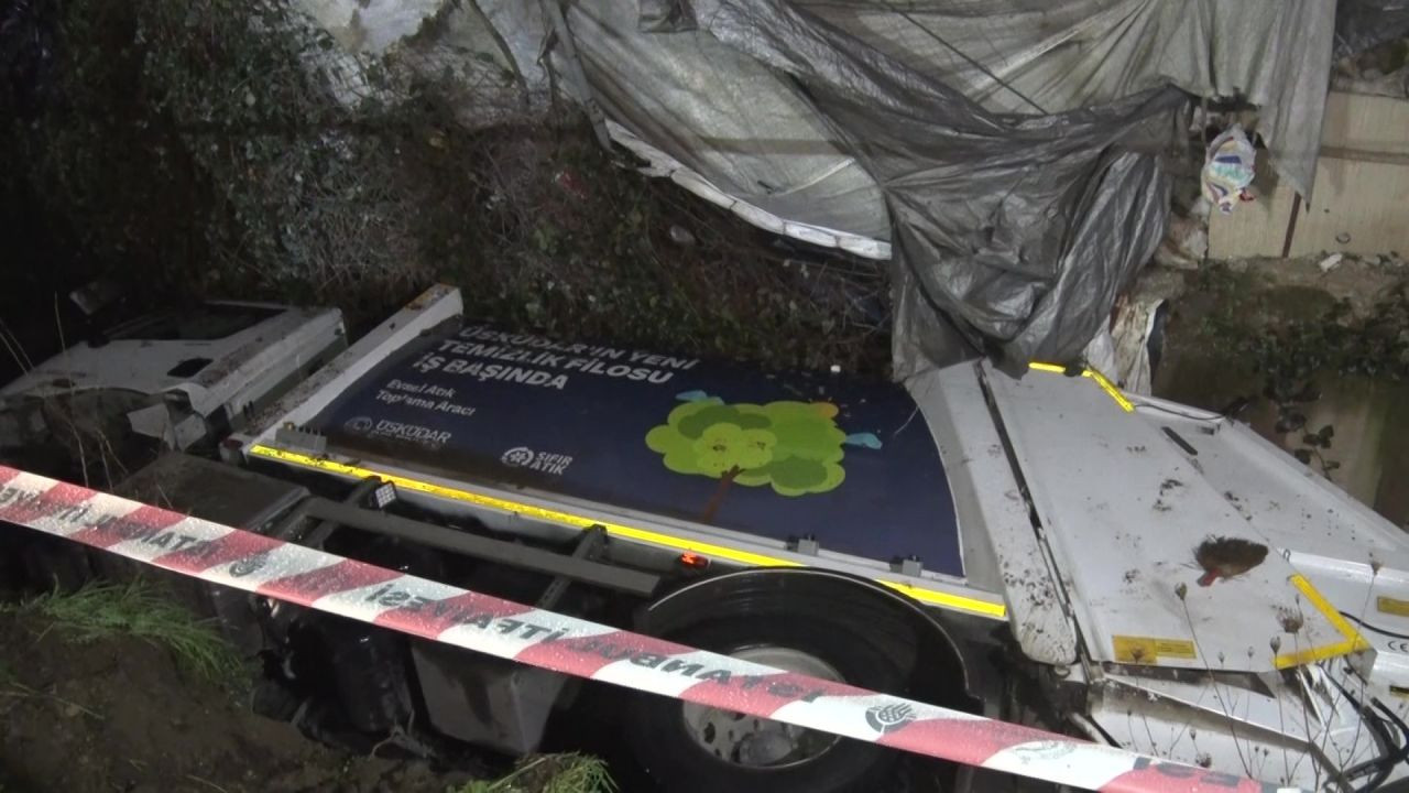 Üsküdar’da Çöp Kamyonu Dereye Uçtu: Sürücü Hafif Yaralandı - Sayfa 3