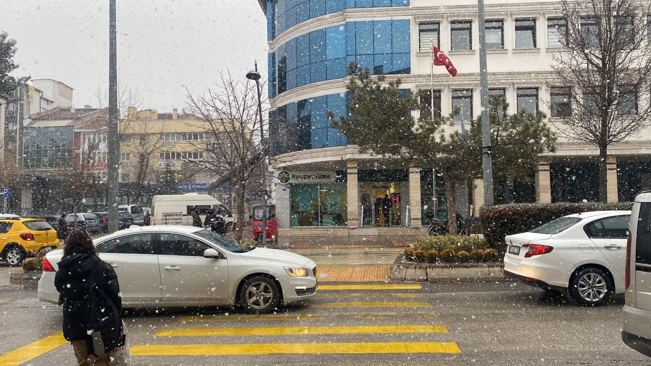 Çankırı’da Lapa Lapa Kar Yağıyor! Vatandaşlar Dışarı Akın Etti - Sayfa 3