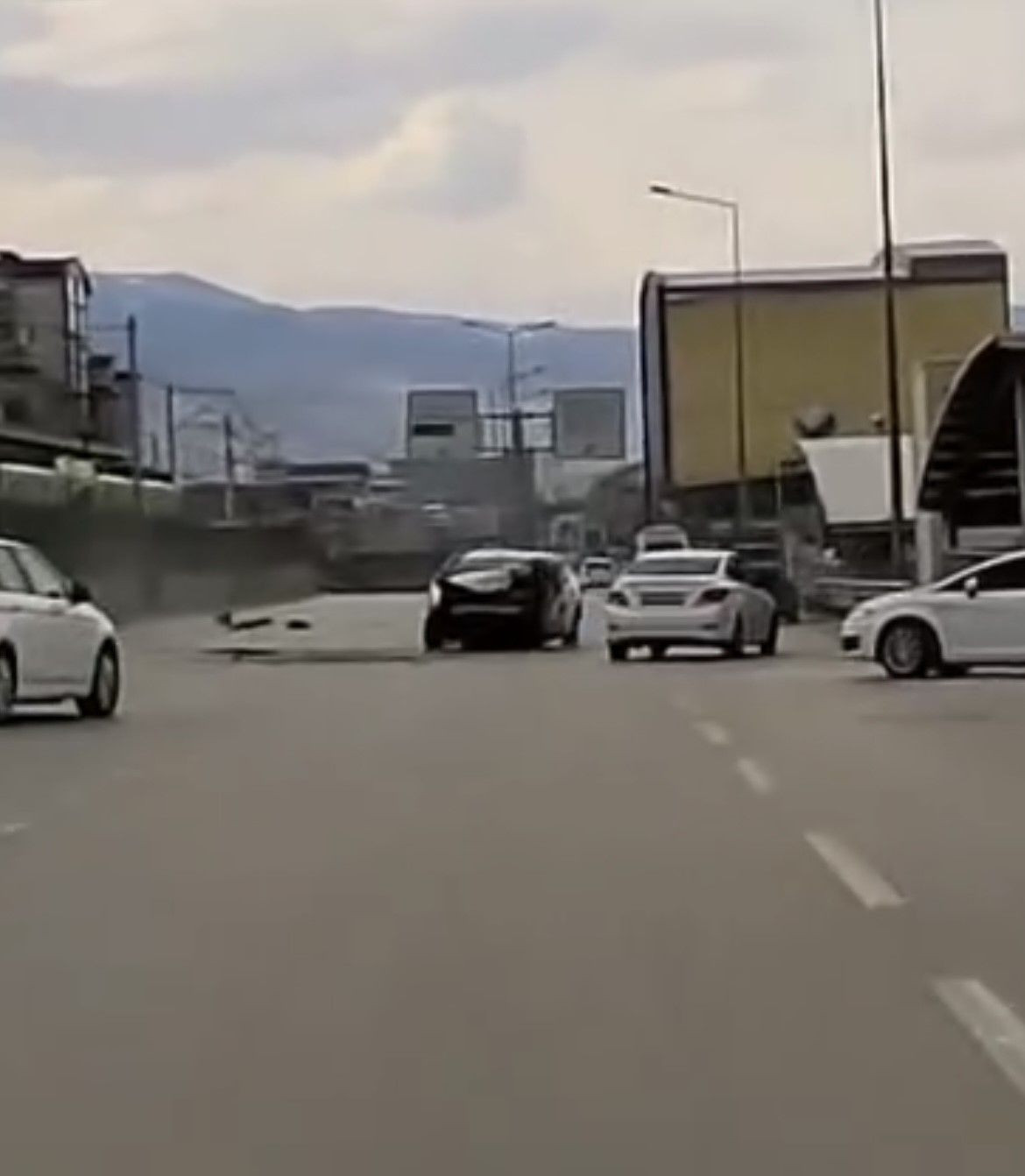 Bursa’da Feci Kaza: Kontrolden Çıkan Araç Metro İstasyonuna Çarptı - Sayfa 5