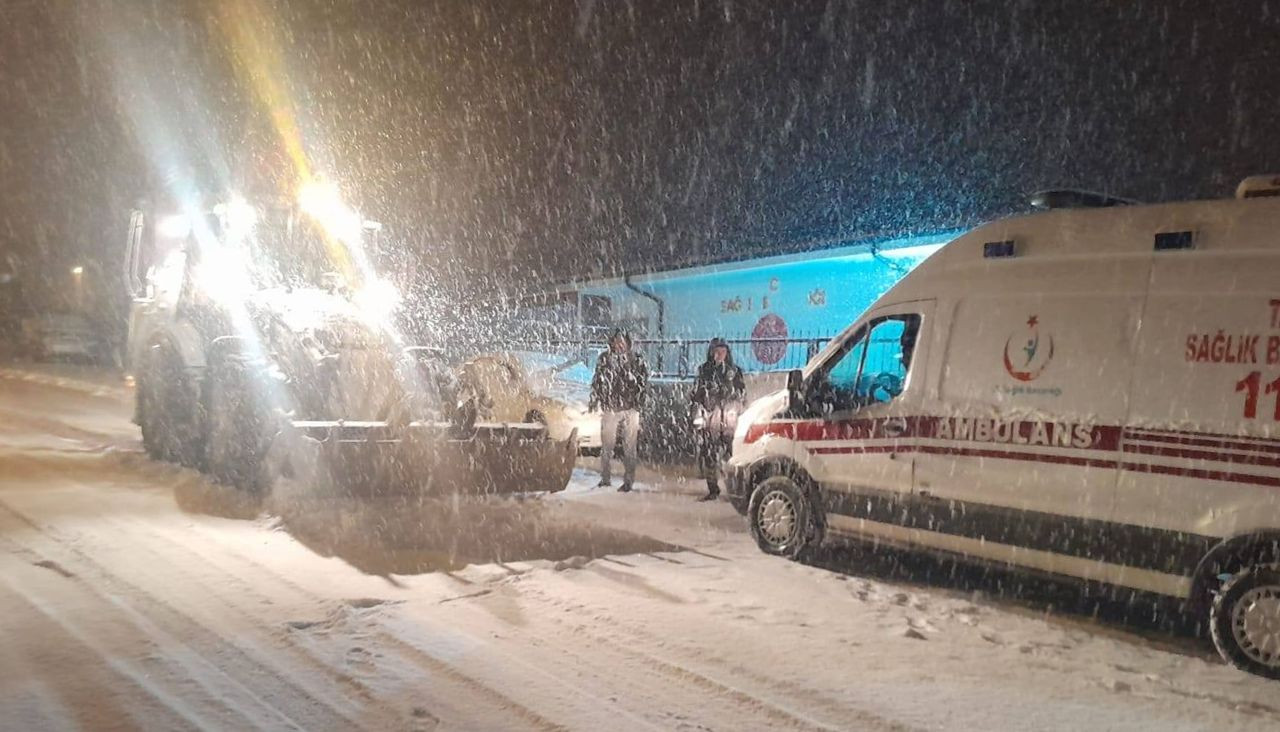 Kırıkkale’de Yoğun Kar Yağışı: Ekipler Seferber Oldu - Sayfa 3