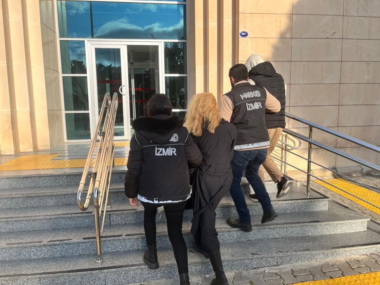 İzmir’de “Narko-Terör” Operasyonu: 40 Kişi Gözaltına Alındı - Sayfa 3