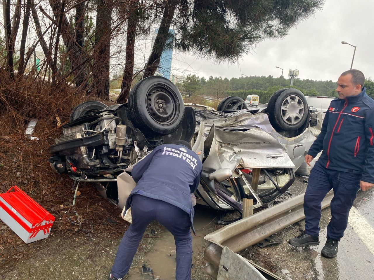 Ümraniye’de Otomobil Takla Attı: Sürücü Yaralandı - Sayfa 3
