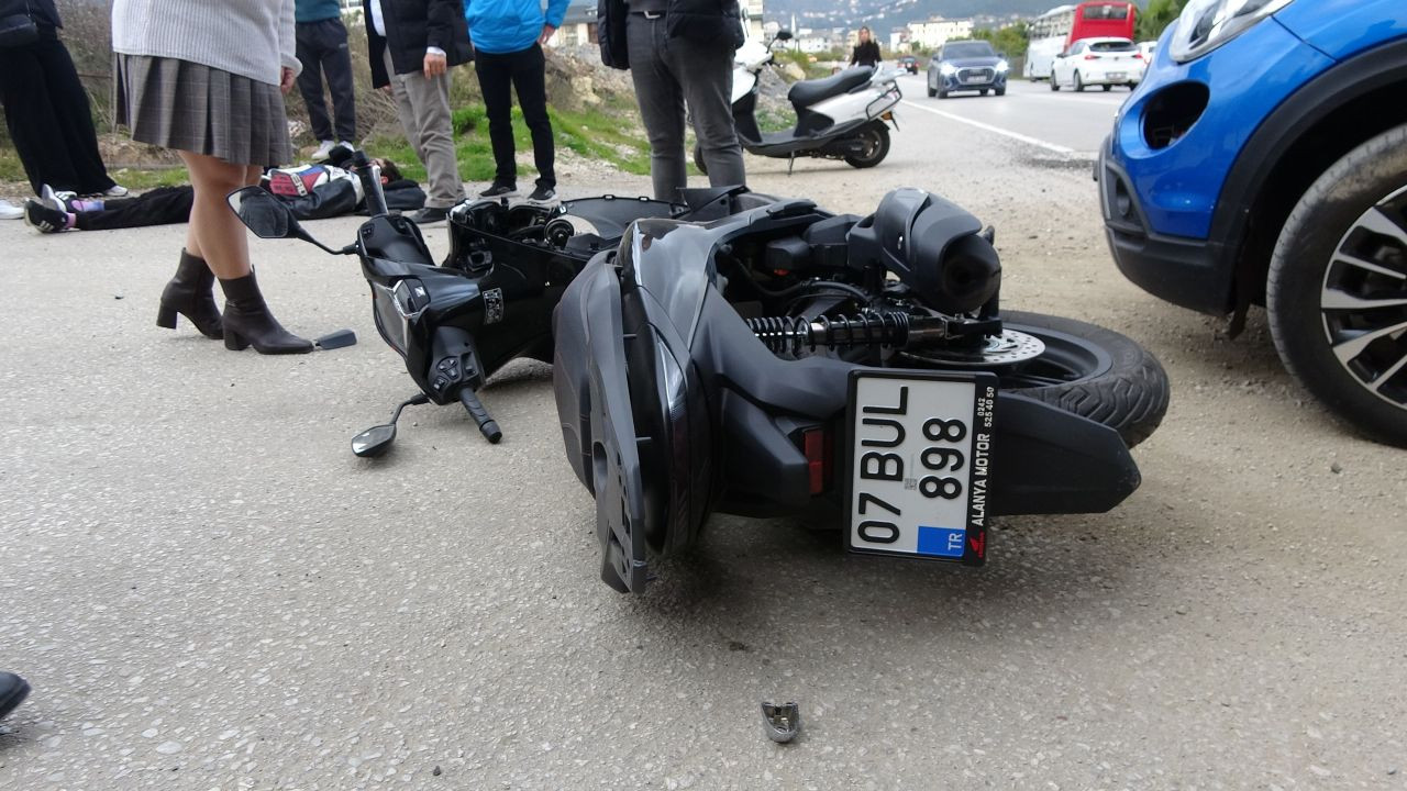 Alanya’da Otomobil ve Motosiklet Çarpıştı: 1 Kişi Yaralandı - Sayfa 4