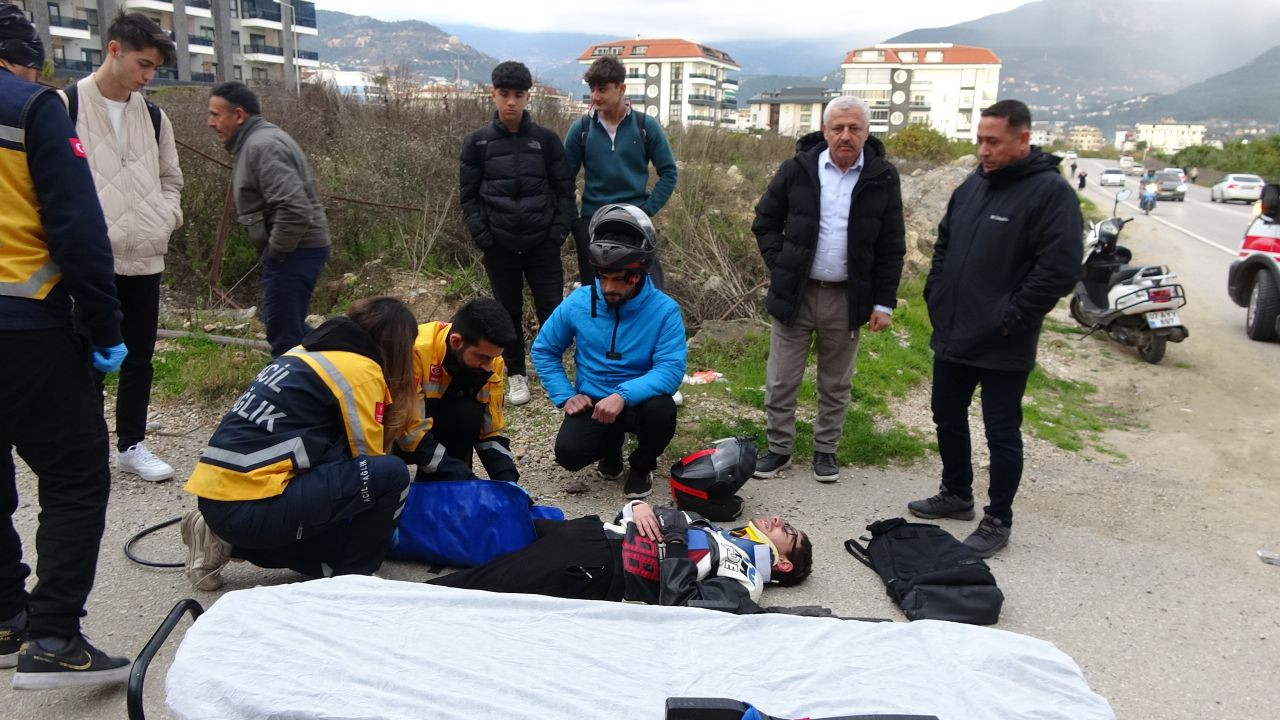 Alanya’da Otomobil ve Motosiklet Çarpıştı: 1 Kişi Yaralandı - Sayfa 1