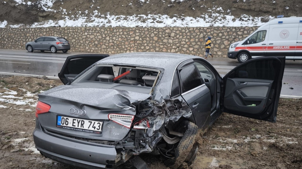 Amasya’da Kavşakta Feci Kaza: 6 Kişi Yaralandı