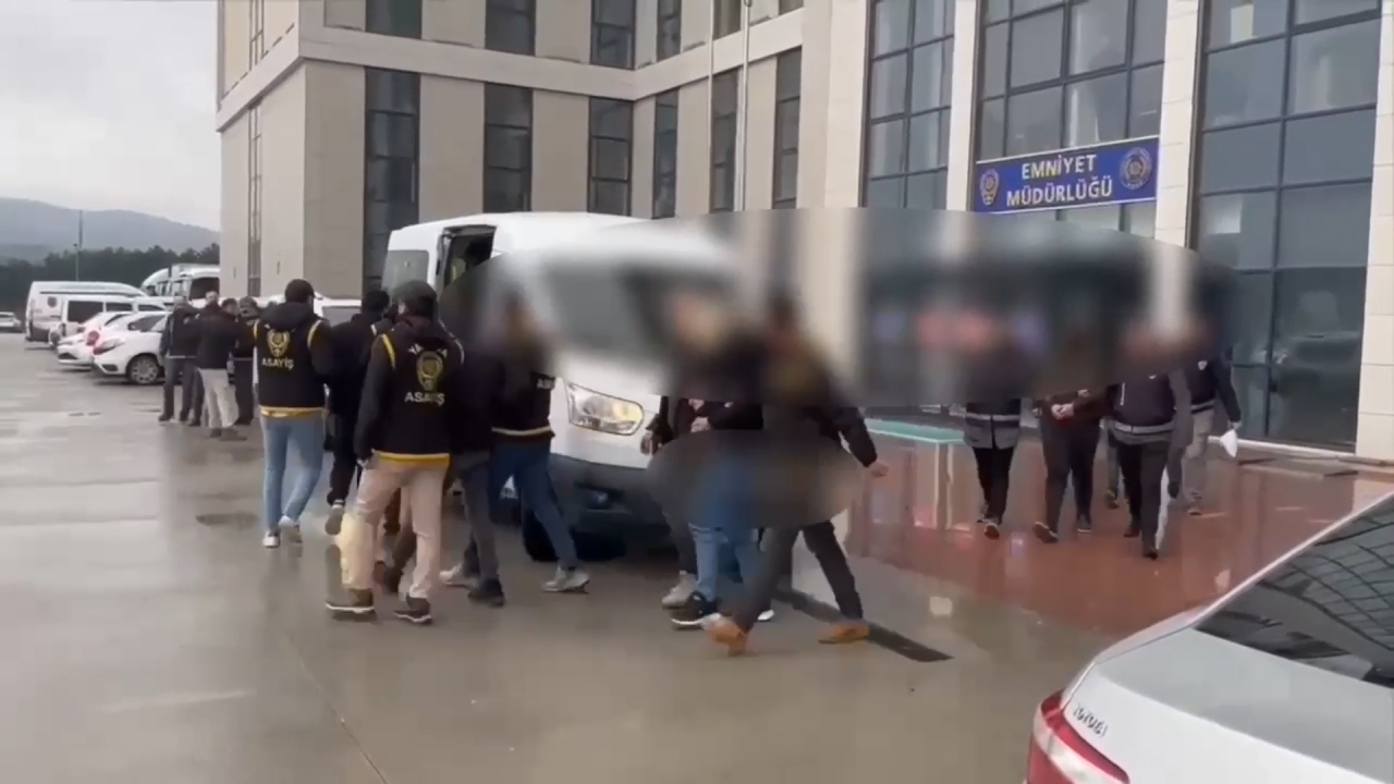 Yalova’da “Polis-Savcı” Dolandırıcılığı: 35 Milyon Liralık Vurguna 5 Tutuklama - Sayfa 3