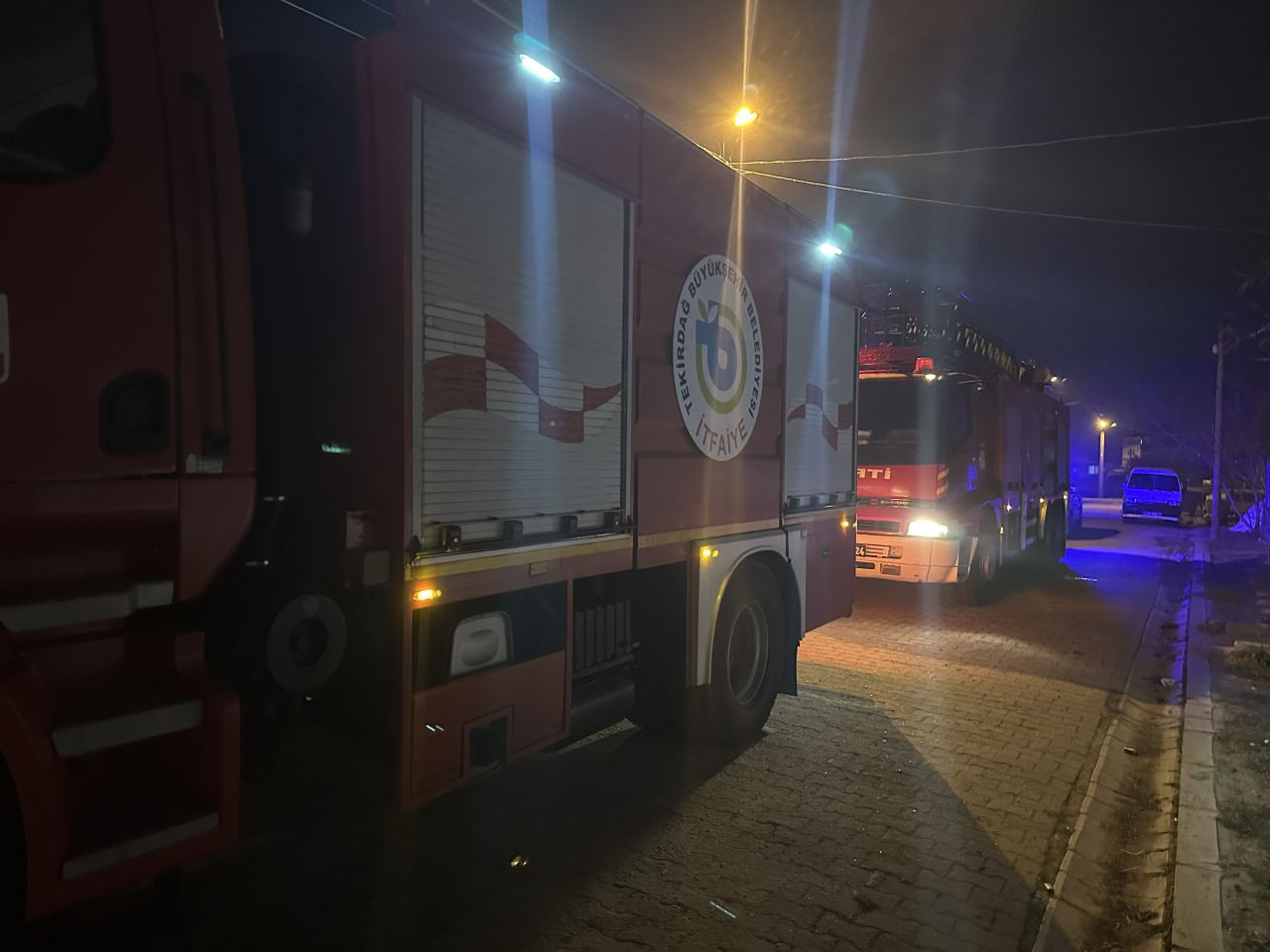 Tekirdağ’da Buzdolabı Motoru Patladı, Evde Yangın Çıktı - Sayfa 2