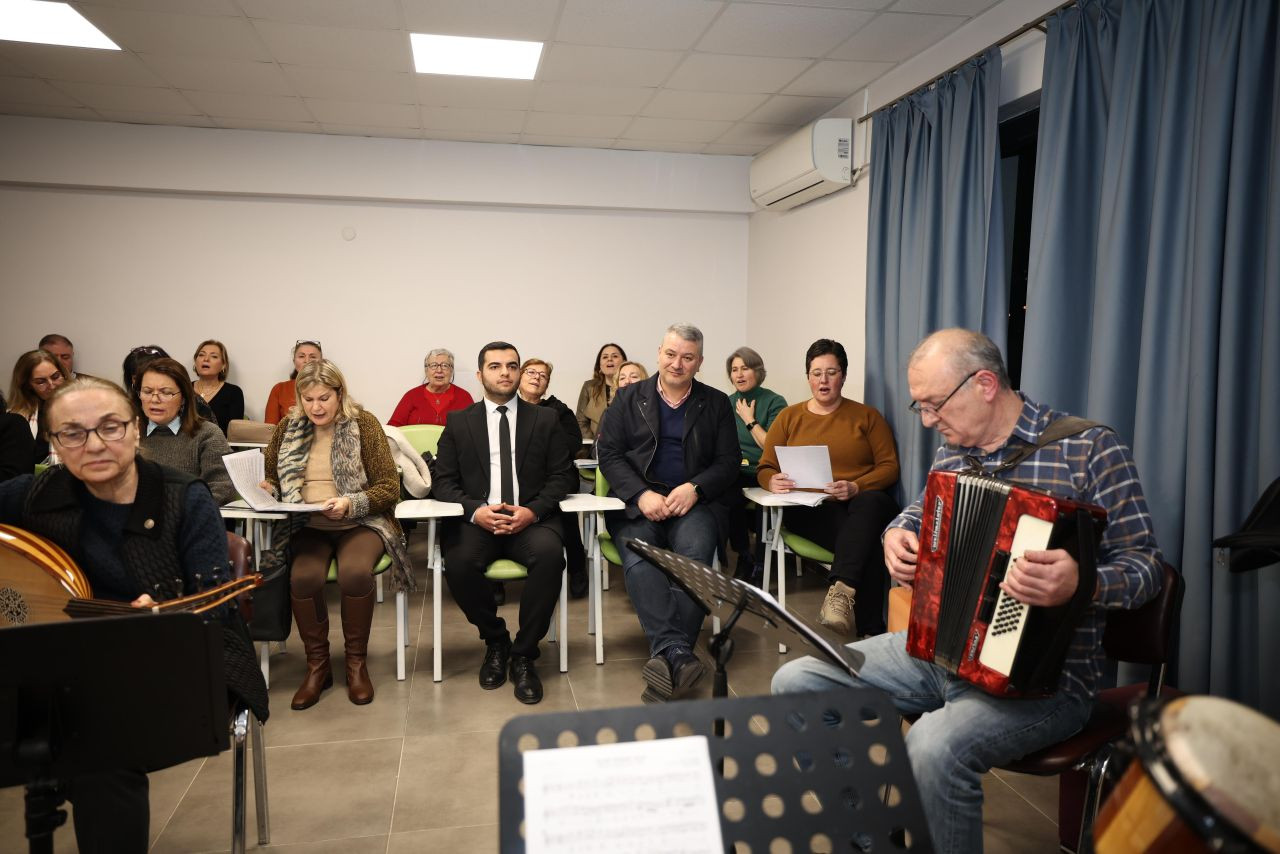Serdivan'da Türk Müziği Rüzgarı! İlk Koro Dersi Katılımcılarıyla Başladı! - Sayfa 1