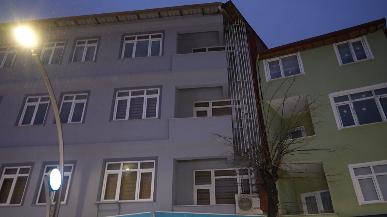 Komşuda İntihar: Yangın Tehlikesi ve Gizlenen Gerçekler! - Sayfa 2