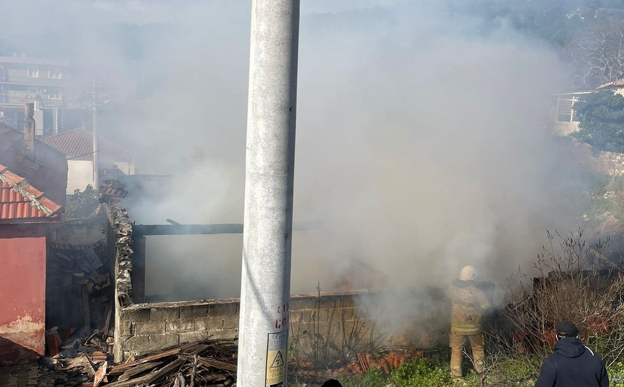 Seferihisar’da Korkutan Yangın: Mahallelinin Çabası Felaketi Önledi - Sayfa 2