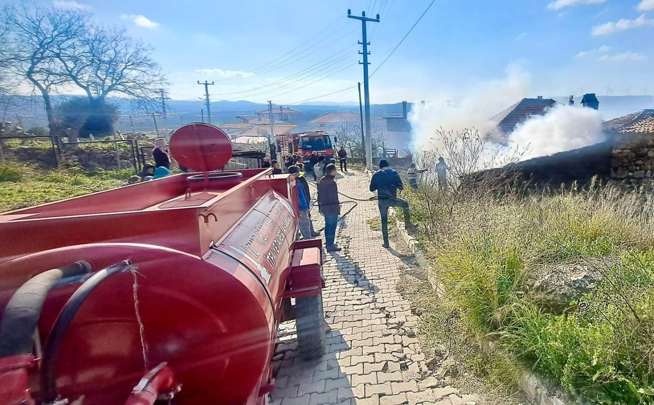 Seferihisar’da Korkutan Yangın: Mahallelinin Çabası Felaketi Önledi - Sayfa 1