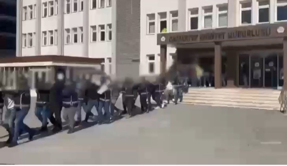 Gaziantep’te Silahlı Suç Örgütüne Operasyon! 23 Şüpheli Gözaltında - Sayfa 3