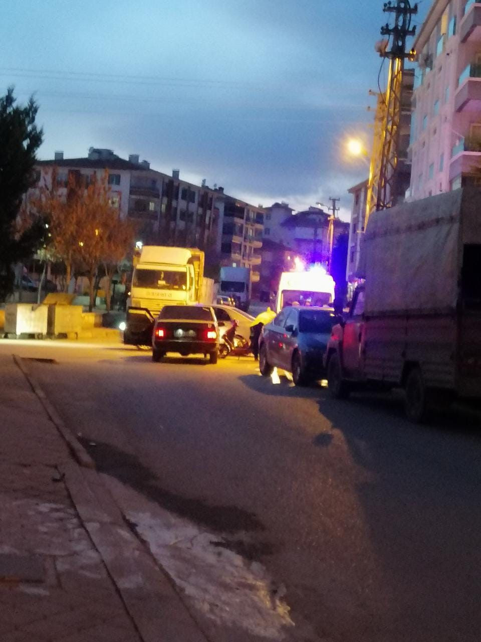 Ankara’da Minibüs Otomobile Çarptı, Sürücü Kaçtı! 1 Kişi Yaralandı - Sayfa 1