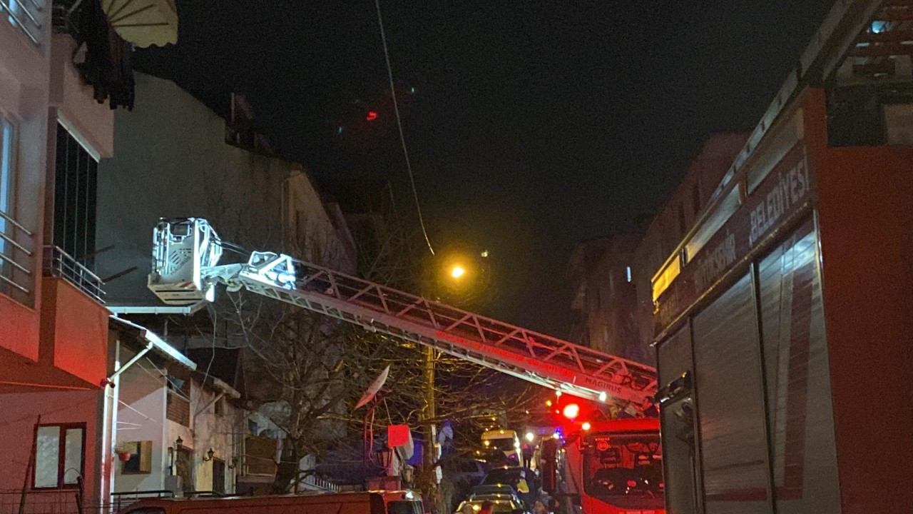 Balkonda Mangal Keyfi Felakete Döndü! Çatı Alev Aldı