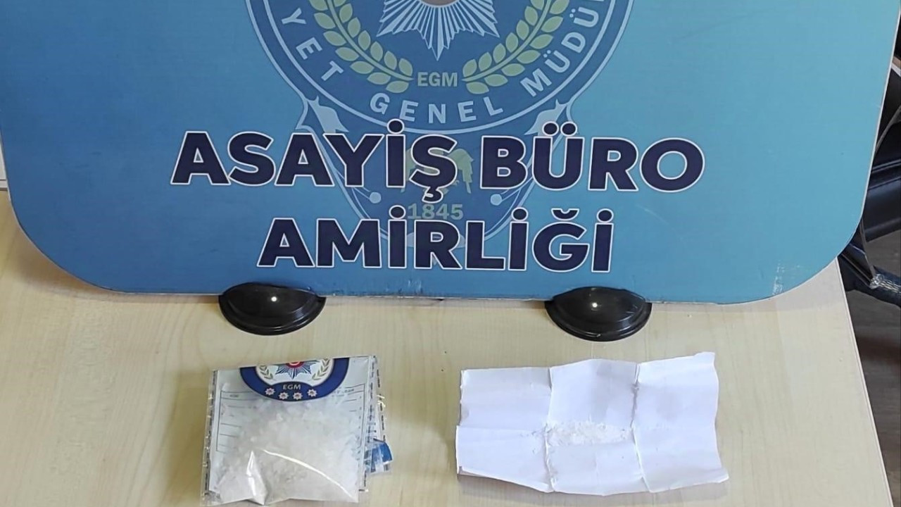 Bursa’da Polisten Kaçan Otomobilden Uyuşturucu Çıktı