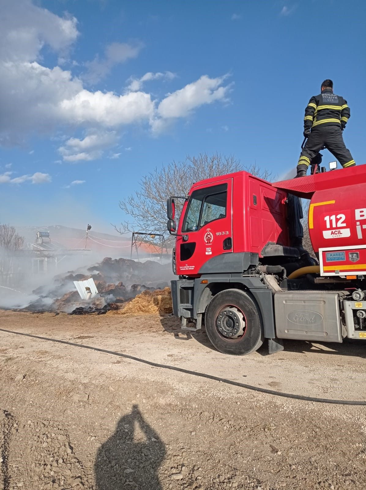 Burdur’da Çiftlik Yangını: Bin Adet Saman Balyası Kül Oldu - Sayfa 1