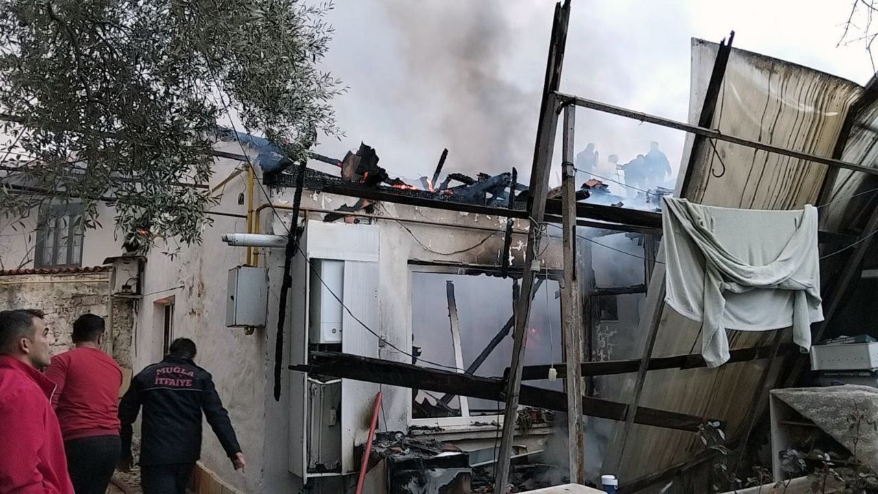 Menteşe’de Korkutan Yangın: Ev Alevlere Teslim Oldu - Sayfa 6