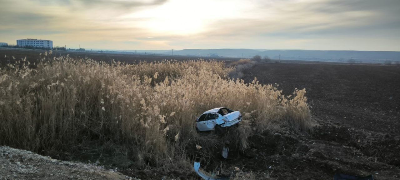 Batman'da Takla Atan Otomobil Tarlaya Uçtu: 3 Yaralı - Sayfa 1
