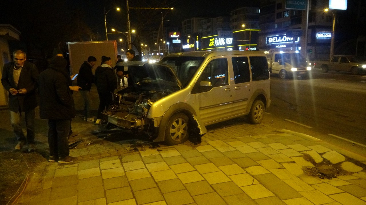 Malatya'da Peş Peşe Zincirleme Kazalar: 8 Araç Birbirine Girdi