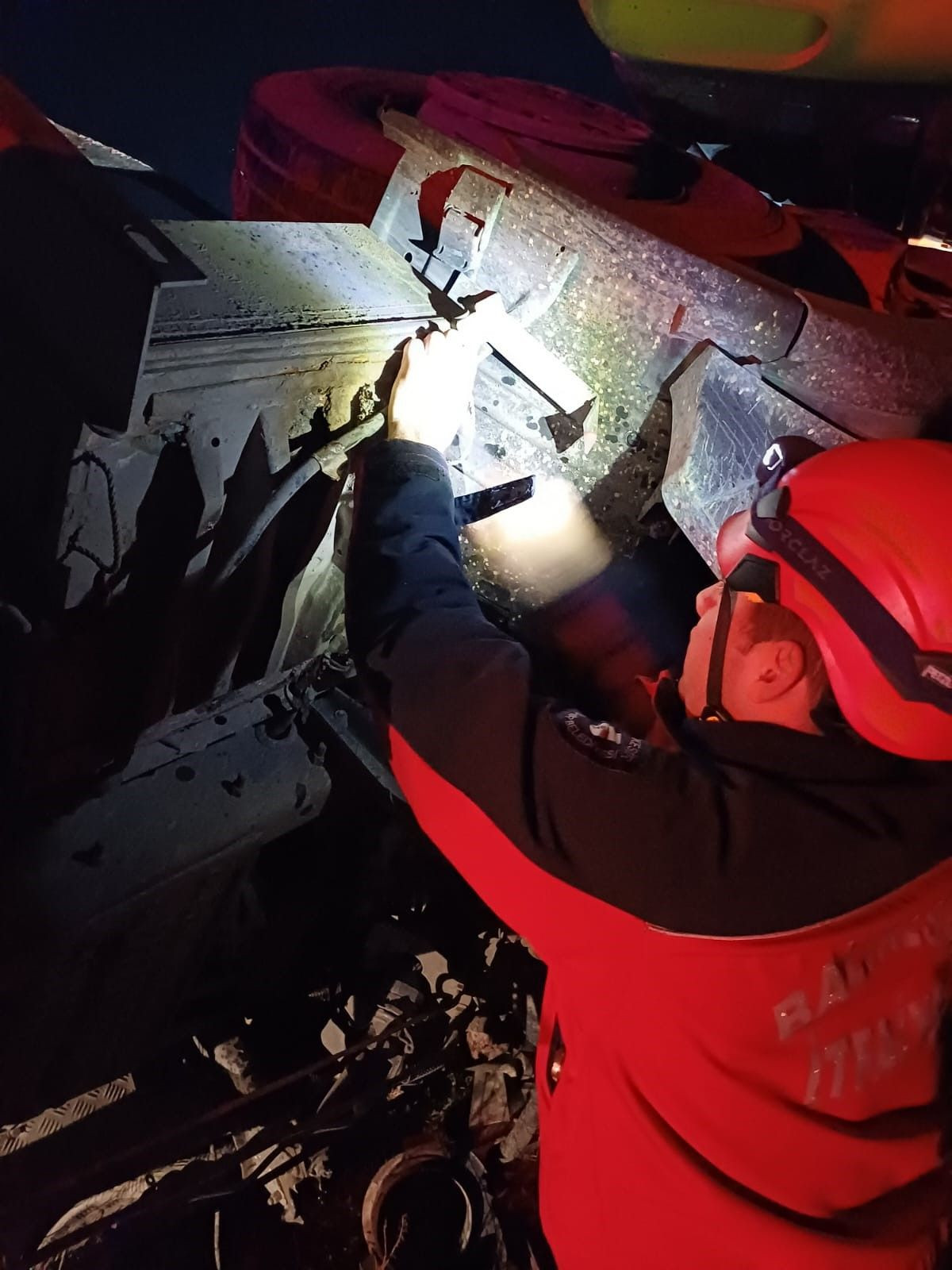 Marmara Adası’nda Mermer Yüklü Kamyon Kazaya Karıştı - Sayfa 3