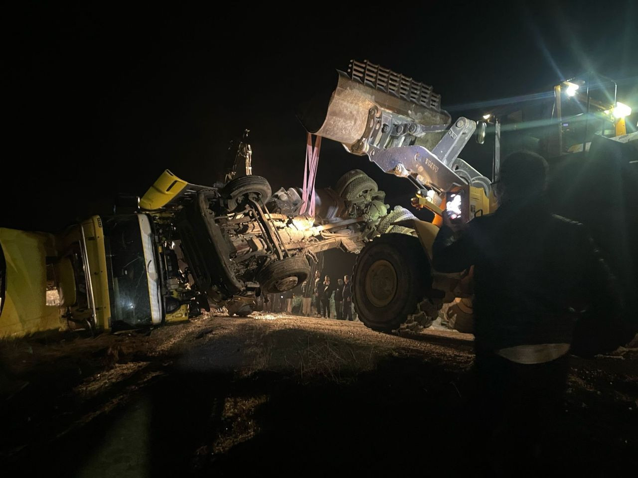 Marmara Adası’nda Mermer Yüklü Kamyon Kazaya Karıştı - Sayfa 8