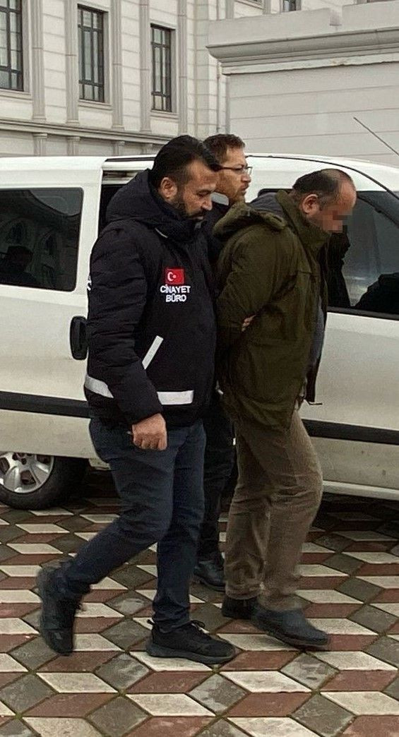 Komşuda korkunç olay! Cinayet sonrası cesetle 1,5 gün boyunca gezmiş - Sayfa 3