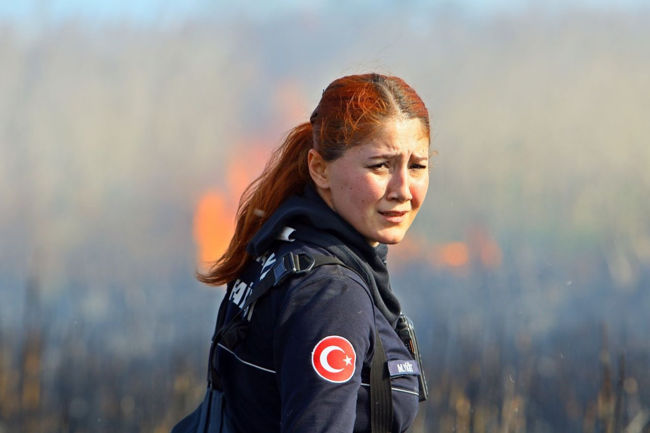 Antalya'da Sazlık Yangını Korkuttu: Ev ve Seralar Tehlike Atlattı - Sayfa 2