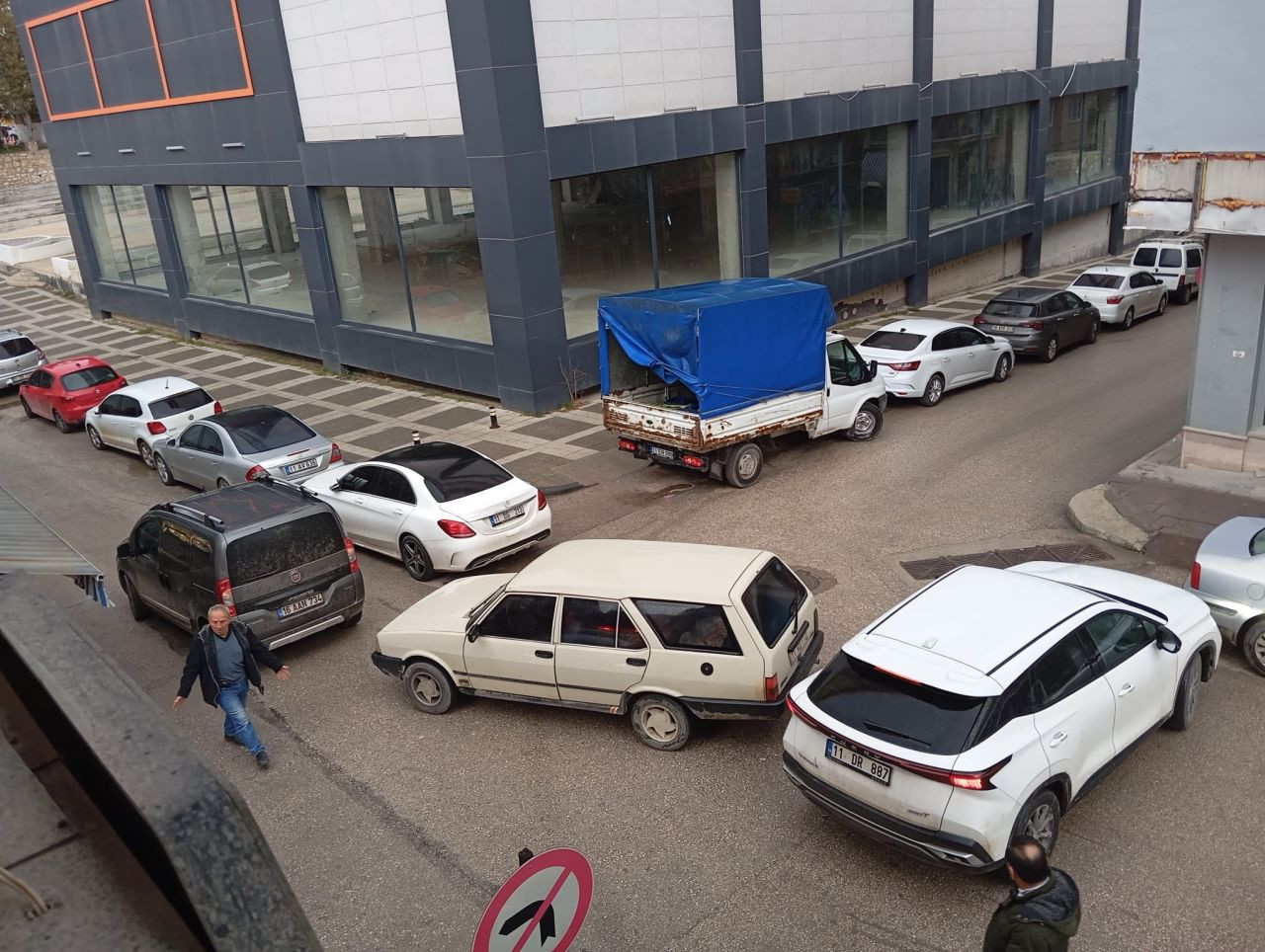 Bilecik’te Yol Ortasına Park Eden Sürücü Trafiği Felç Etti - Sayfa 2