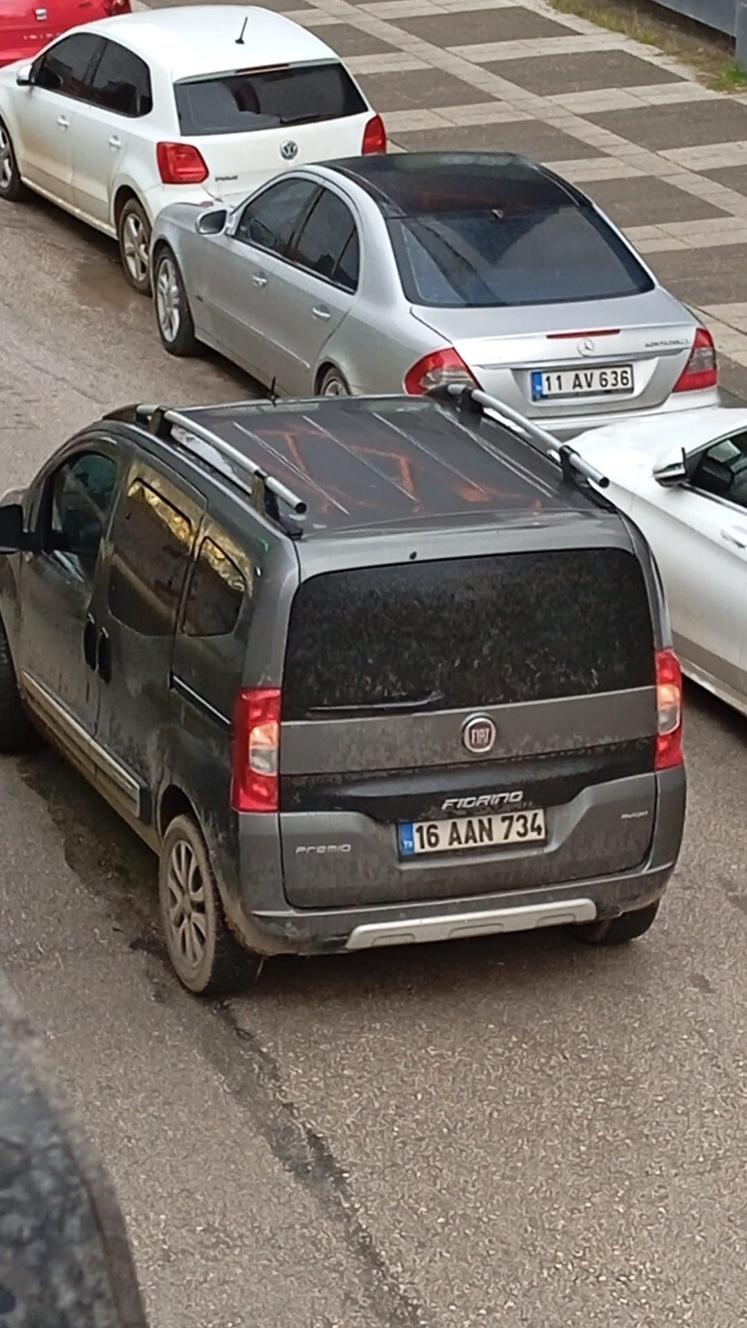 Bilecik’te Yol Ortasına Park Eden Sürücü Trafiği Felç Etti - Sayfa 1