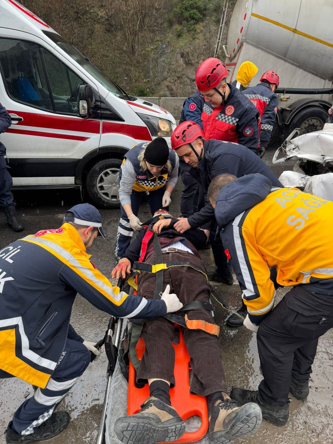 D-650'de Feci Kaza: Yaşlı Çifti Ölüm Ayırdı - Sayfa 1