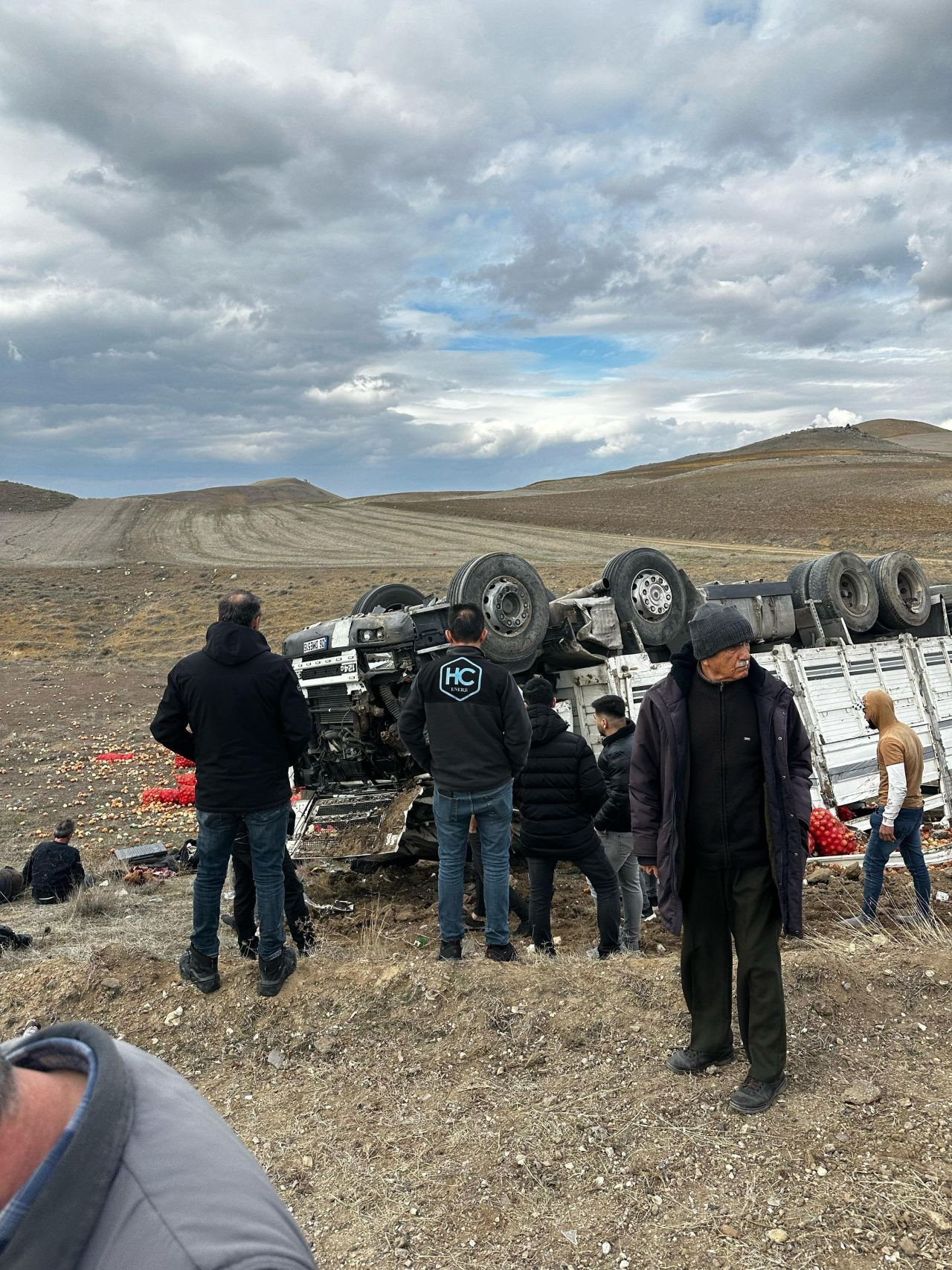 Ankara’da Soğan Yüklü Kamyon Devrildi: 5 Kişi Yaralandı - Sayfa 3