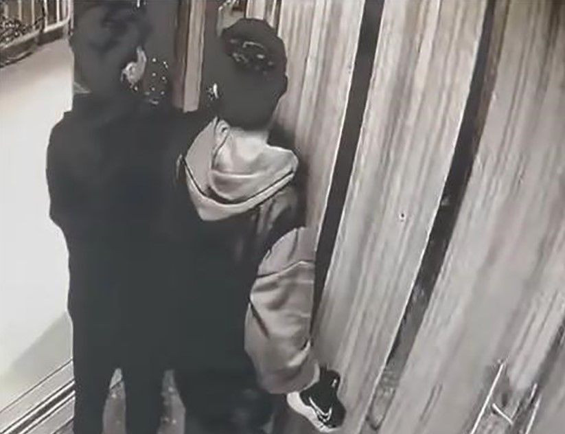 Kapı Önlerindeki Ayakkabıları Çalan Çocuklar Kameraya Yakalandı - Sayfa 4