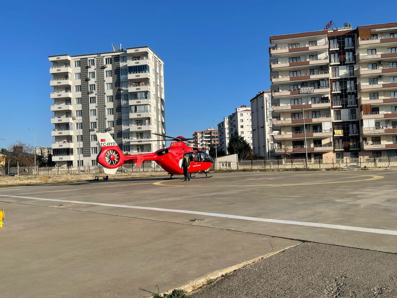 Diyarbakır'da Kalp Krizi Geçiren Hasta Helikopterle Nakledildi - Sayfa 1