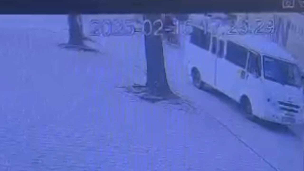 Bursa'da Minibüsle Çarpışan Motosikletteki Çift Yaralandı - Sayfa 3