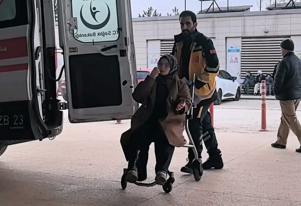 Bursa'da Minibüsle Çarpışan Motosikletteki Çift Yaralandı - Sayfa 2