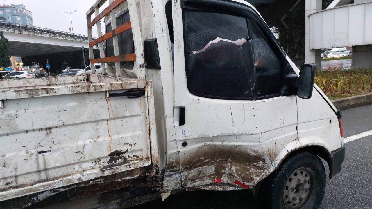 Samsun’da Otomobil ile Kamyonet Çarpıştı: 4 Kişi Yaralandı - Sayfa 4