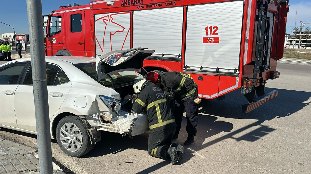 Aksaray’da Hafif Ticari Araç Otomobile Çarptı: 1 Yaralı - Sayfa 3