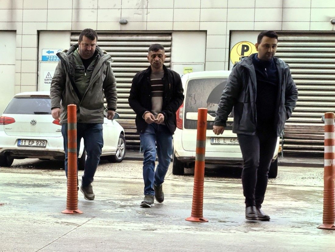 İnegöl'de Hırsızlık Suçundan 20 Yıl Hapisle Aranan Şahıs Yakalandı - Sayfa 1