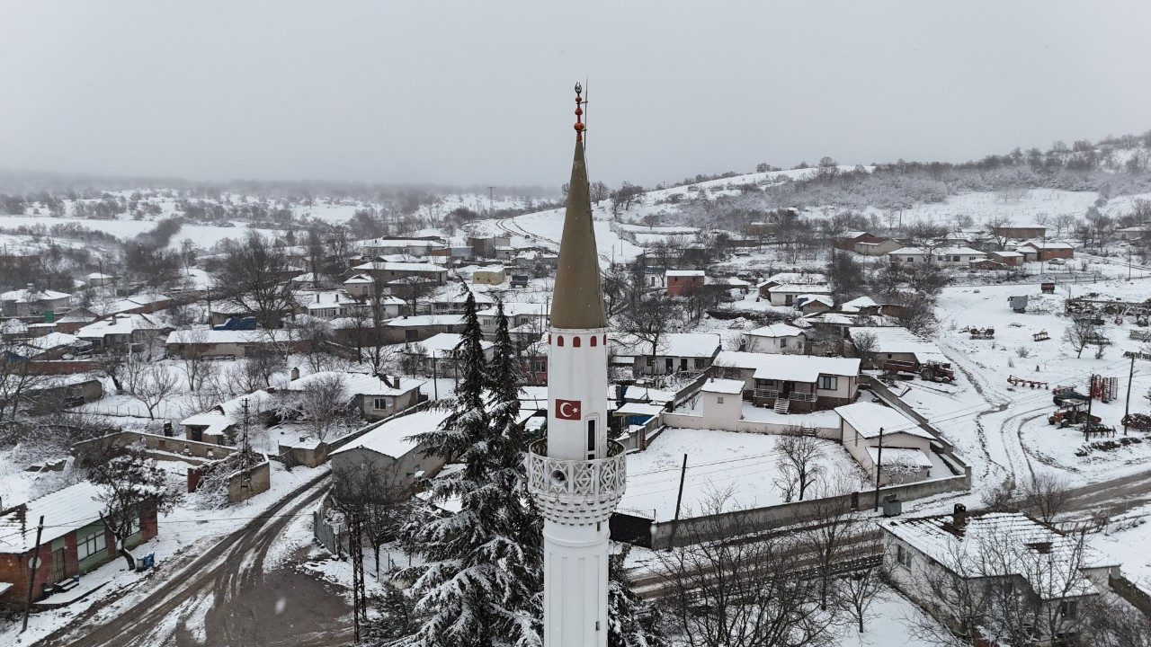 Kar Yağışıyla Oluşan Kartpostallık Görüntüler Havadan Görüntülendi