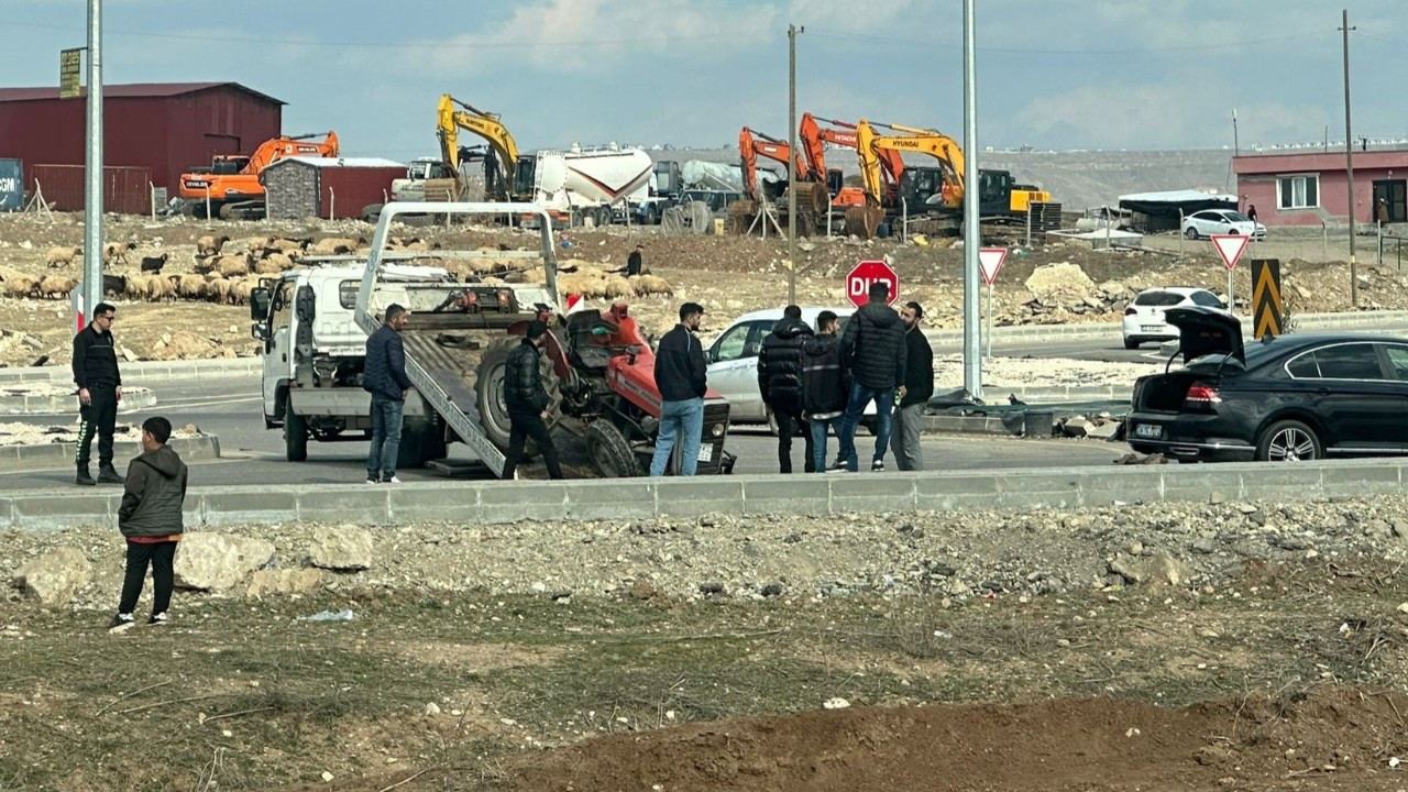 Traktör ile Minibüs Çarpıştı: 1 Yaralı