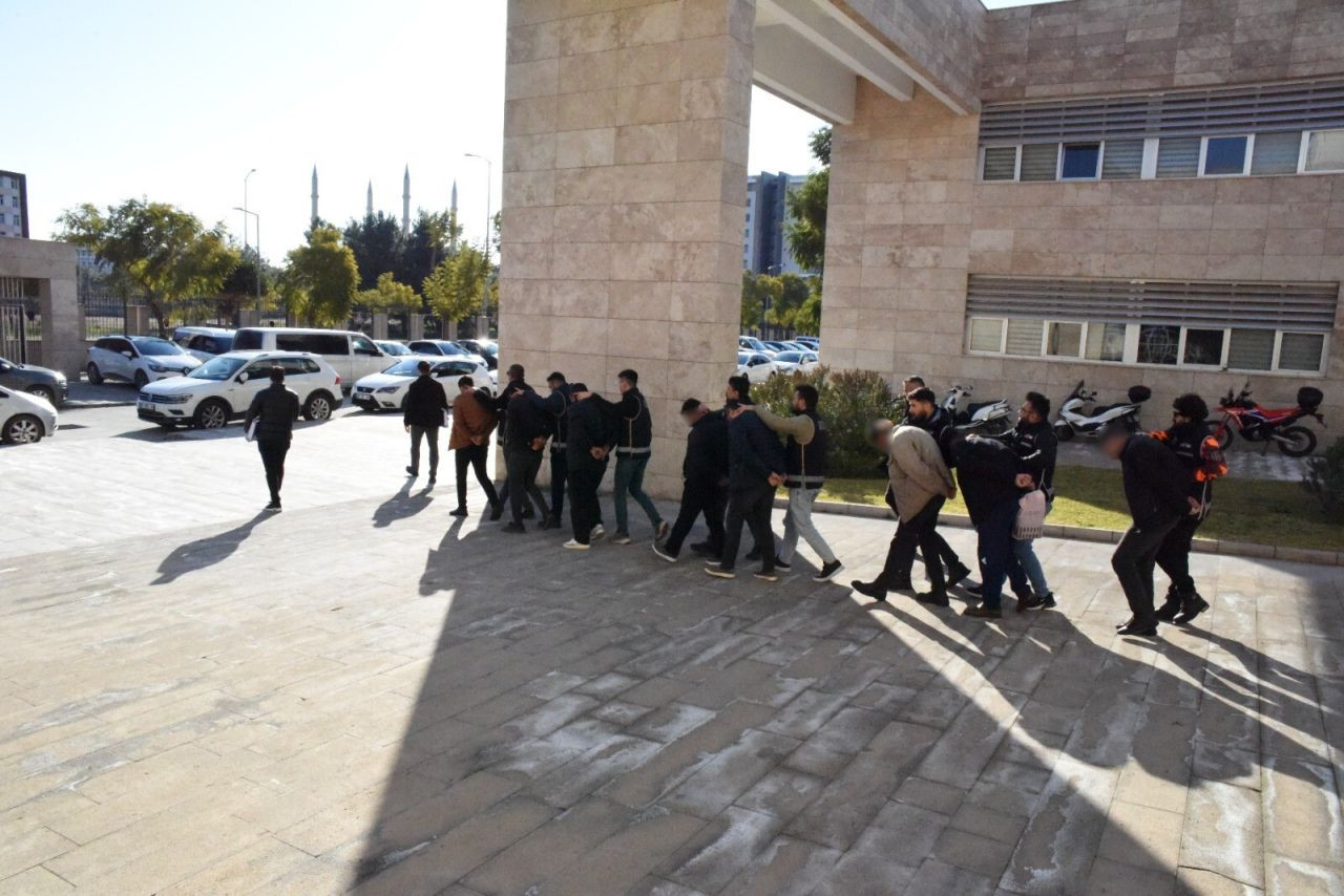 Antalya’da Tefecilik Operasyonu: 7 Kişi Tutuklandı, 92 Milyon TL Zarara Uğratıldı - Sayfa 3