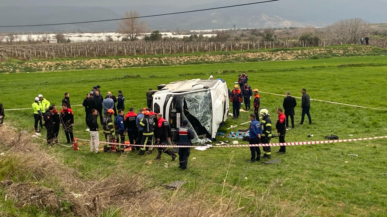 Halter Şampiyonasına Giden Öğrencileri Taşıyan Midibüs Kaza Yaptı: 2 Ölü, 26 Yaralı