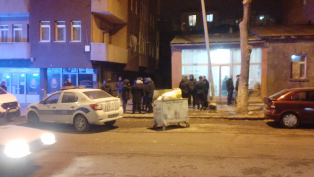 Kars'ta 54 Yaşındaki Şahıs Evinde Ölü Bulundu