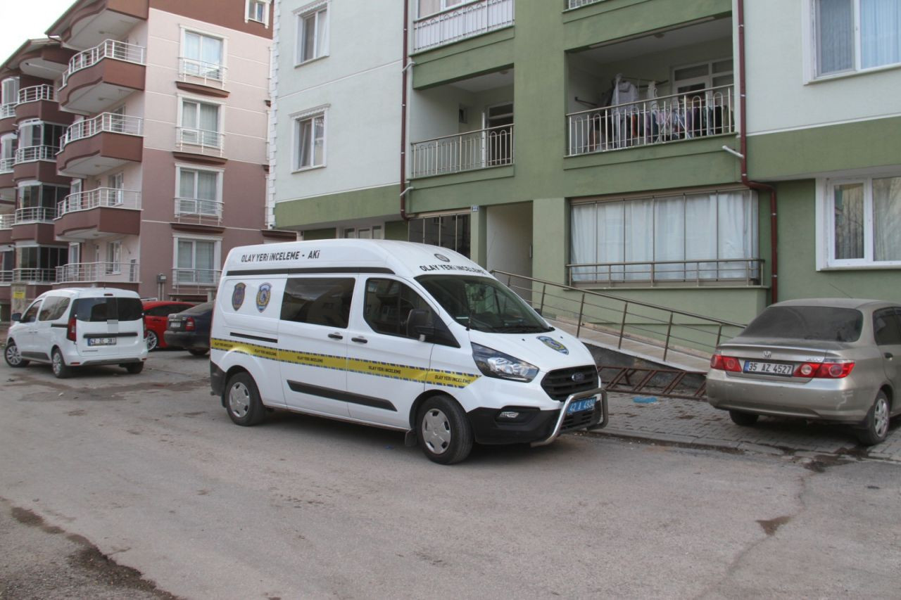 Banyoda Ölü Bulunan Garsonun Cinayet Kurbanı Olduğu Ortaya Çıktı - Sayfa 1