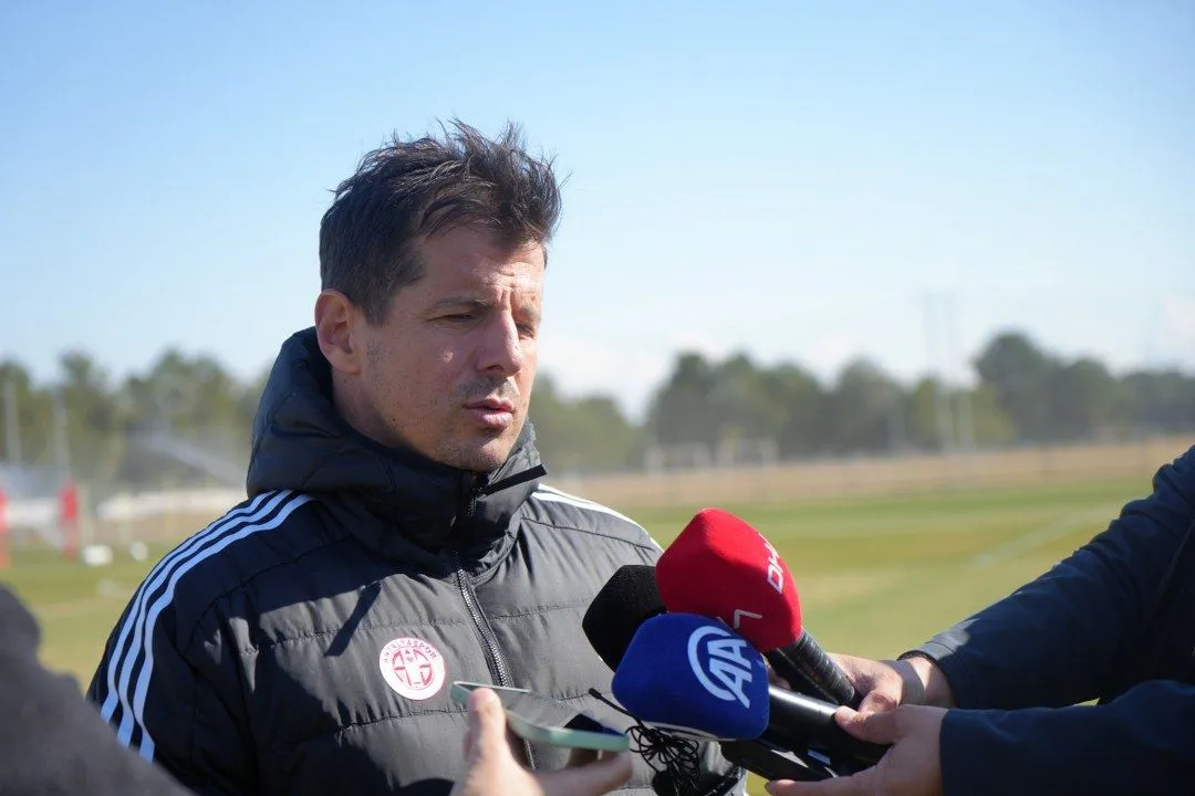 Emre Belözoğlu: "Kasımpaşa Maçını Ön Bir Viraj Olarak Görüyoruz"