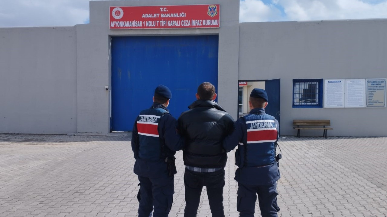 Afyonkarahisar’da 5 Yıl Hapis Cezasıyla Aranan Şahıs Yakalandı